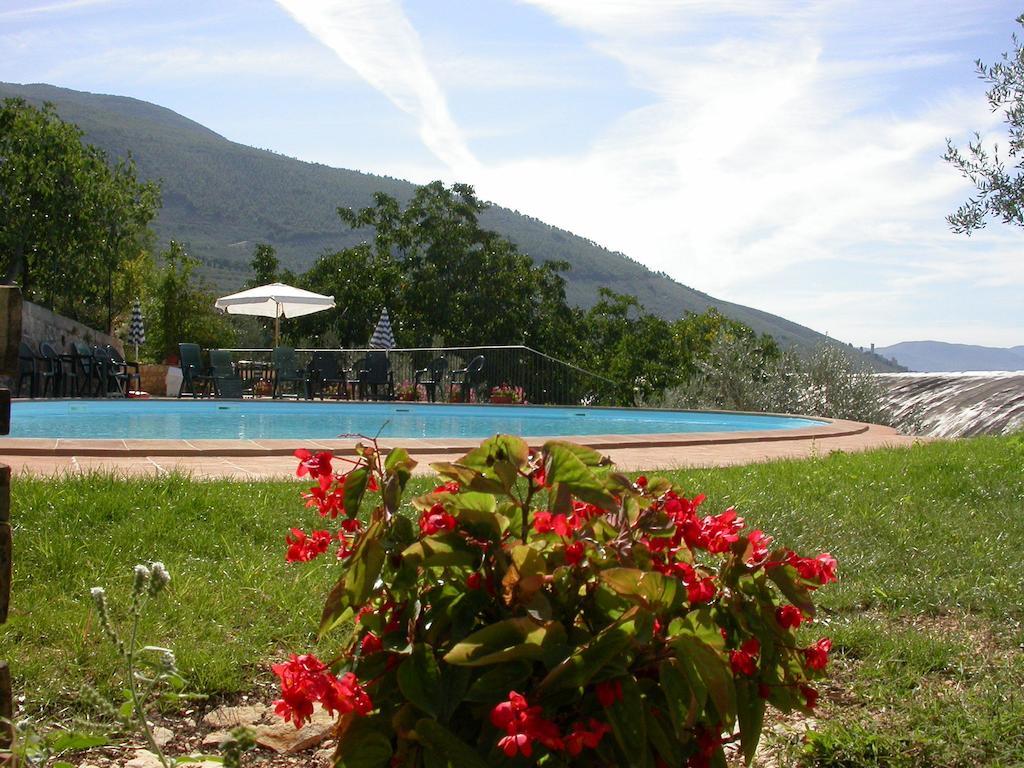 Agriturismo I Mandorli เตรวี ภายนอก รูปภาพ
