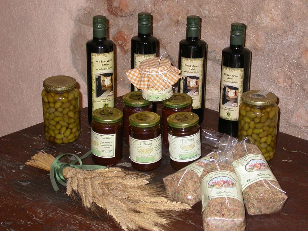 Agriturismo I Mandorli เตรวี ภายนอก รูปภาพ